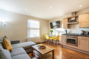 One Bedroom Flat in Bush Hill Park, Enfield Town